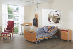 Fall prevention Volker bed Kepler room set